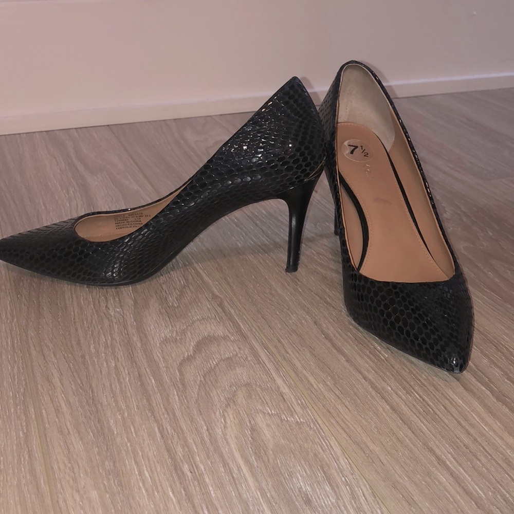 Calvin Klein Gayle Pump